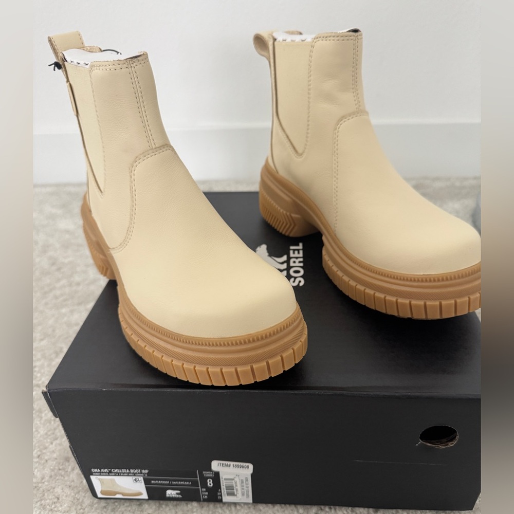 SOREL Women's Ona Ave Waterproof Chelsea Boot, Size: 8 - NWT